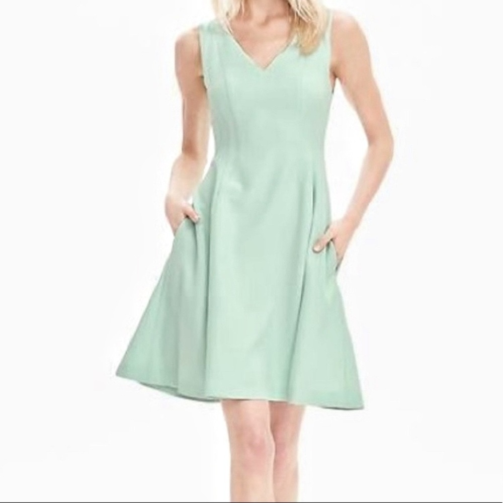 Banana Republic Green Mint v neck Sleeveless Midi Dress